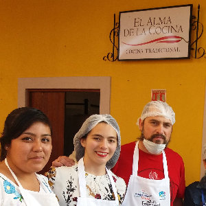COCINANDO PIERNA HORNEADA CON LEÑA